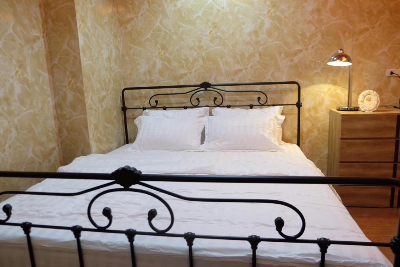 Florentino Hostel Rayong Exterior photo