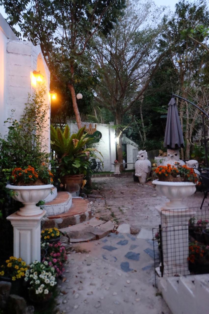 Florentino Hostel Rayong Exterior photo