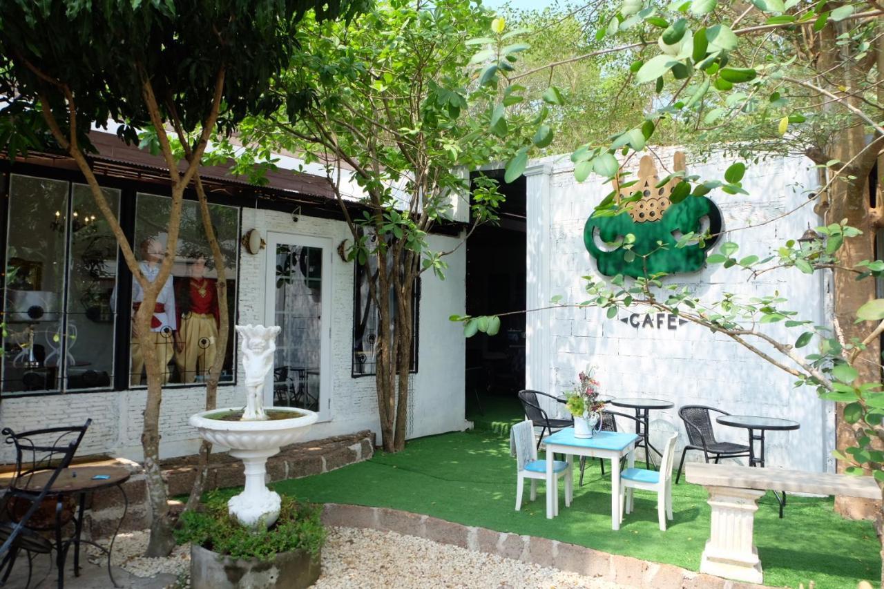 Florentino Hostel Rayong Exterior photo